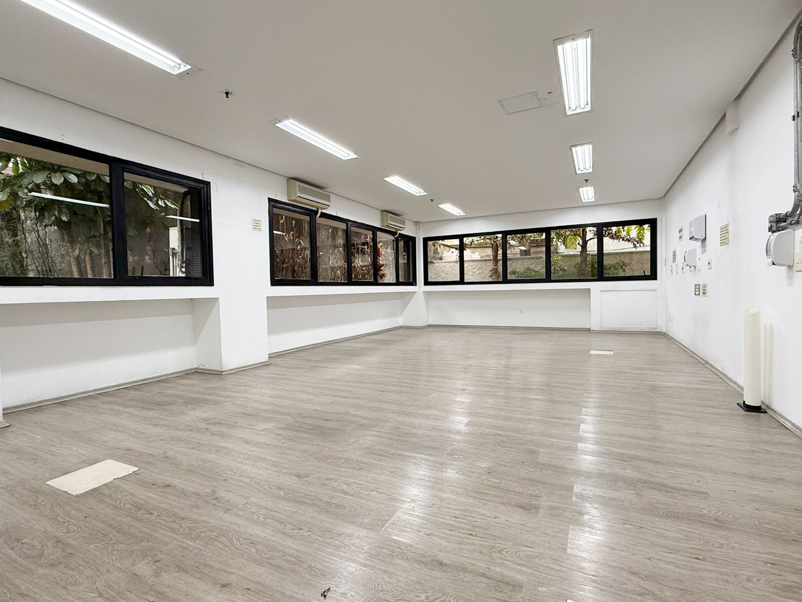 WhatsApp Image 2025-10-23 at 14.54.08 (1)