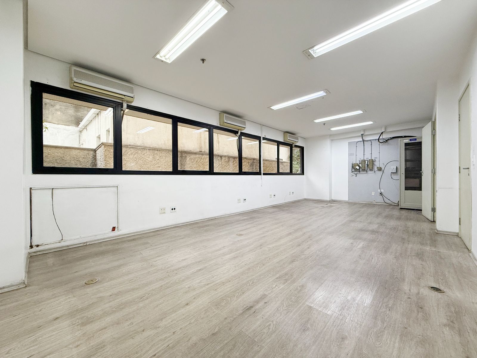 WhatsApp Image 2025-10-23 at 14.54.08 (4)