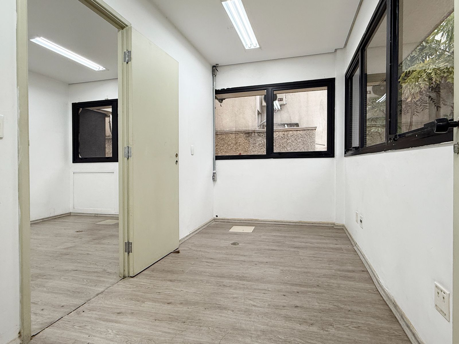 WhatsApp Image 2025-10-23 at 14.54.08