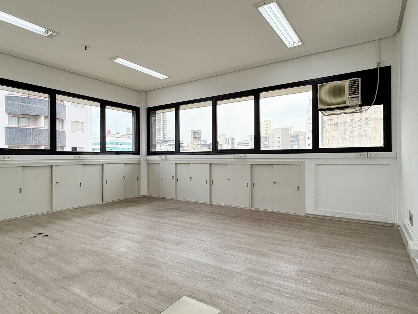 WhatsApp Image 2025-10-23 at 14.54.10 (2)