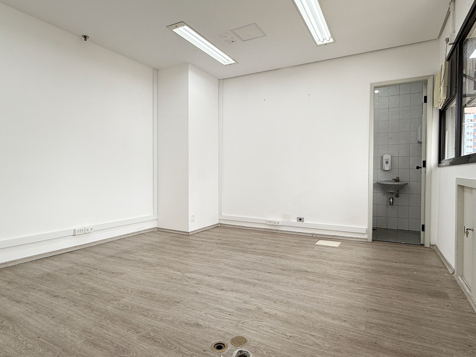 WhatsApp Image 2025-10-23 at 14.54.10