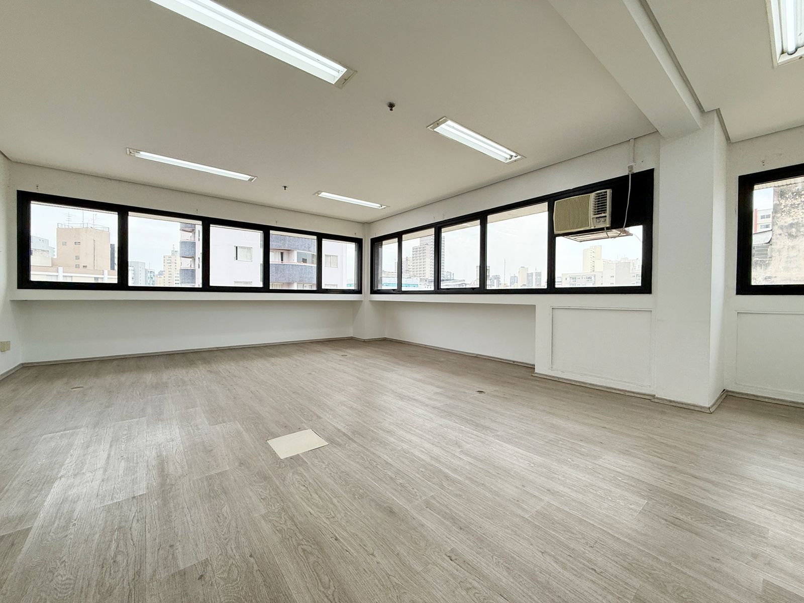 WhatsApp Image 2025-10-23 at 14.54.11 (1)