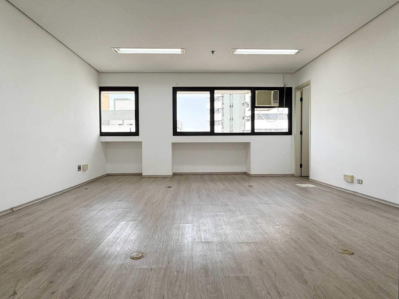 WhatsApp Image 2025-10-23 at 14.54.12 (1)